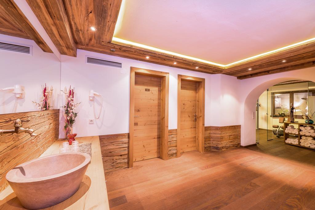 Pension Restaurant Dorfalm Leogang Esterno foto